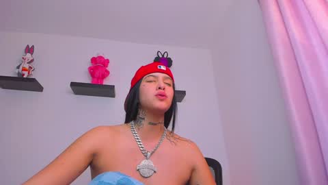 Snapshot of gangster_girl chatting on January 22, 2025, 10:15 pm GANG online show from January 22, 2025, 10:15 pm