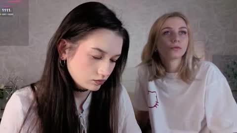 Snapshot of garden_flower chatting on January 8, 2026, 4:59 am Violla online show from January 8, 2026, 4:59 am