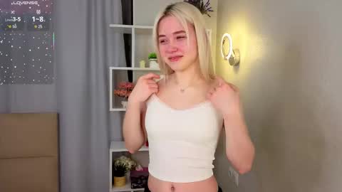 Snapshot of garden_flower chatting on February 8, 2026, 4:32 pm Violla online show from February 8, 2026, 4:32 pm