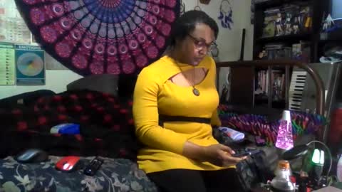 Gardenia online show from November 26, 2025, 2:01 am