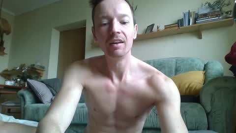 Snapshot of garfield42 chatting on January 21, 2025, 9:35 am Garfield online show from January 21, 2025, 9:35 am