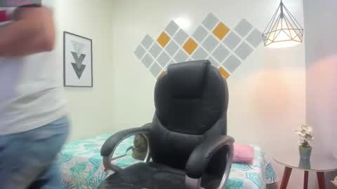 garuo_18 online show from November 1, 2025, 2:57 am