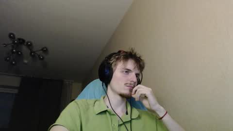 Snapshot of gasturfahe chatting on November 8, 2025, 8:18 pm gasturfahe online show from November 8, 2025, 8:18 pm