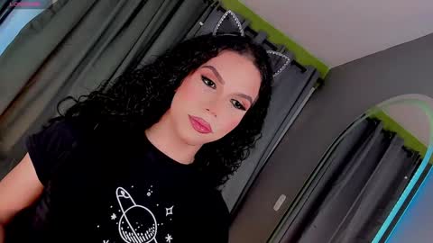 Snapshot of gatitavenecis1 chatting on January 6, 2025, 6:10 pm Vnecis Marn online show from January 6, 2025, 6:10 pm