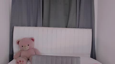 Snapshot of gatitavenecis1 chatting on October 24, 2025, 11:56 pm Vnecis Marn online show from October 24, 2025, 11:56 pm