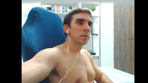 gatosarado23 online show from October 9, 2025, 2:20 am