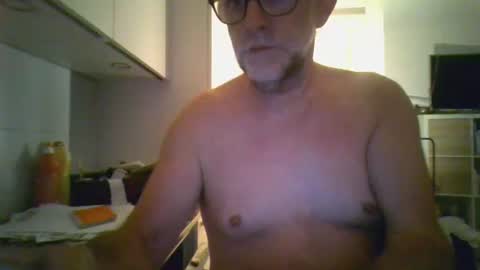 gaulis72 online show from January 2, 2025, 9:50 pm