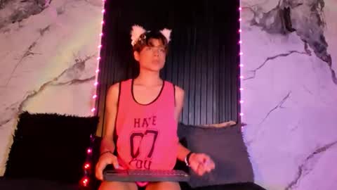 Snapshot of gaze_dream chatting on December 13, 2025, 10:37 pm HAN online show from December 13, 2025, 10:37 pm