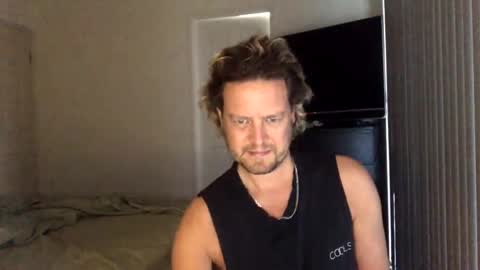 gcsurfer81 online show from December 19, 2024, 7:29 am