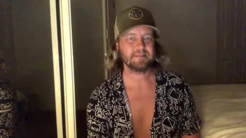 gcsurfer81 online show from October 16, 2025, 9:32 am