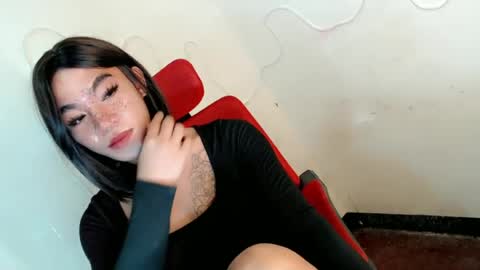 Snapshot of gelluxxx chatting on June 18, 2026, 5:39 pm gelo online show from June 18, 2026, 5:39 pm