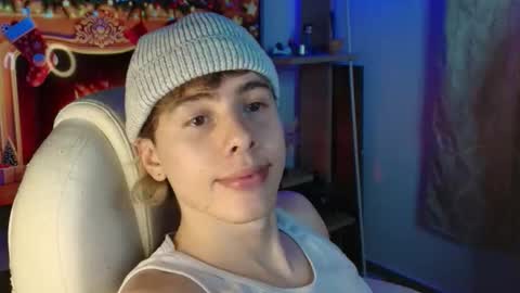 Snapshot of gemdominus chatting on December 18, 2025, 1:00 am Gem Dominus online show from December 18, 2025, 1:00 am