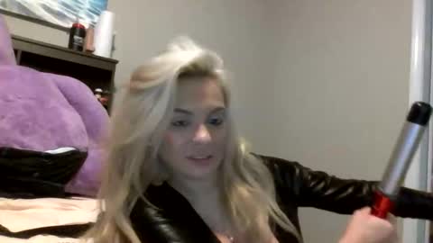 Snapshot of geminincapricorn96 chatting on December 14, 2025, 3:34 am geminincapricorn96 online show from December 14, 2025, 3:34 am