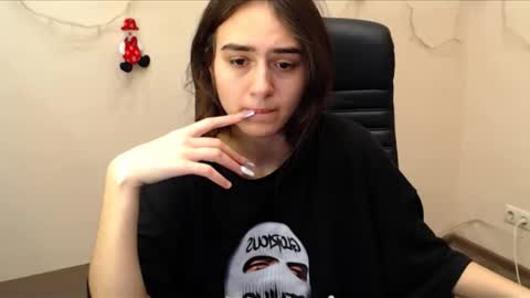 Snapshot of gemma_arterton chatting on January 8, 2025, 8:16 am Gemma online show from January 8, 2025, 8:16 am