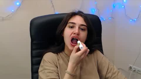 Snapshot of gemma_arterton chatting on March 5, 2025, 6:12 am Gemma online show from March 5, 2025, 6:12 am