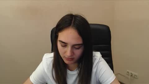 Snapshot of gemma_arterton chatting on October 17, 2025, 7:44 am Gemma online show from October 17, 2025, 7:44 am