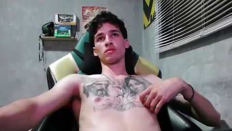 Snapshot of gendo_05 chatting on October 24, 2025, 11:34 pm GENDO online show from October 24, 2025, 11:34 pm