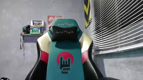 Snapshot of gendo_05 chatting on October 29, 2025, 12:35 am GENDO online show from October 29, 2025, 12:35 am