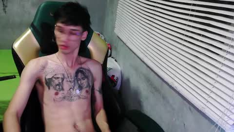 Snapshot of gendo_05 chatting on November 9, 2025, 11:47 pm GENDO online show from November 9, 2025, 11:47 pm