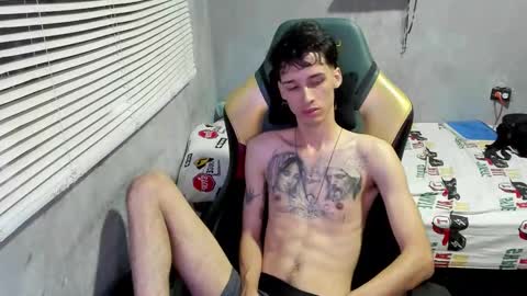 Snapshot of gendo_05 chatting on November 29, 2025, 5:49 pm GENDO online show from November 29, 2025, 5:49 pm