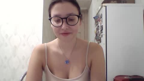 Snapshot of genev__ievee chatting on November 14, 2025, 3:05 am genev__ievee online show from November 14, 2025, 3:05 am