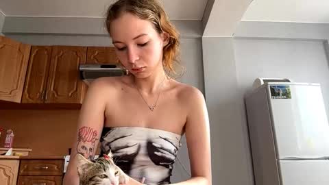 Emmi online show from September 9, 2025, 5:40 am