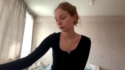 Emmi online show from September 27, 2025, 8:52 am