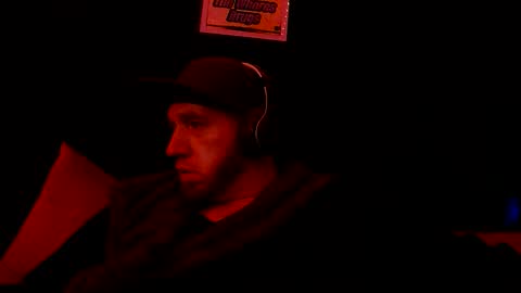 Snapshot of genitalwars chatting on December 16, 2025, 11:26 am genitalwars online show from December 16, 2025, 11:26 am