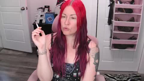 Snapshot of gennyrock chatting on June 3, 2026, 2:33 pm Genny Rock and online show from June 3, 2026, 2:33 pm