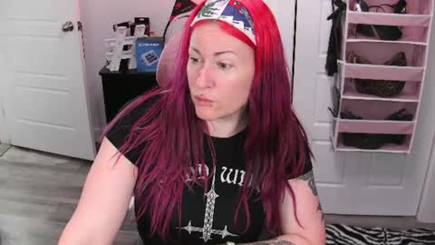 Snapshot of gennyrock chatting on June 13, 2026, 12:47 pm Genny Rock and online show from June 13, 2026, 12:47 pm