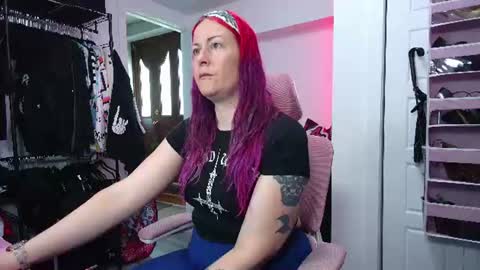 Snapshot of gennyrock chatting on June 19, 2026, 3:16 pm Genny Rock and online show from June 19, 2026, 3:16 pm