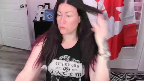 Snapshot of gennyrock chatting on July 6, 2026, 1:08 pm Genny Rock and online show from July 6, 2026, 1:08 pm