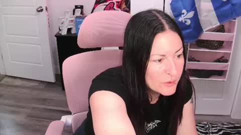 Snapshot of gennyrock chatting on July 10, 2026, 3:03 pm Genny Rock and online show from July 10, 2026, 3:03 pm