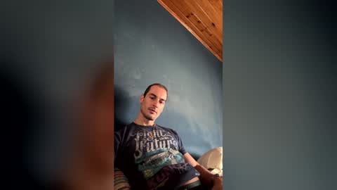 Snapshot of genraro69 chatting on April 9, 2026, 12:43 pm Genaro online show from April 9, 2026, 12:43 pm