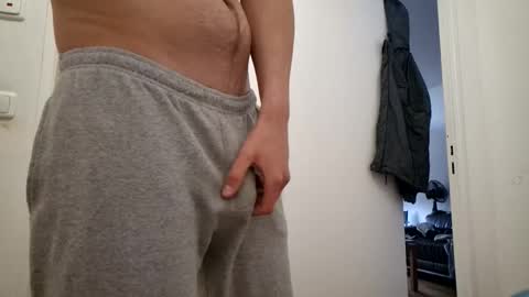 georg0300 online show from May 13, 2026, 8:44 am