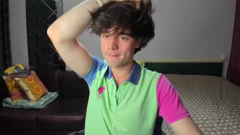 Snapshot of george_kluni chatting on October 7, 2025, 11:57 pm George online show from October 7, 2025, 11:57 pm