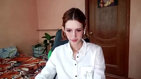 Snapshot of georgianahaeussler chatting on June 25, 2026, 3:38 pm Ellie online show from June 25, 2026, 3:38 pm