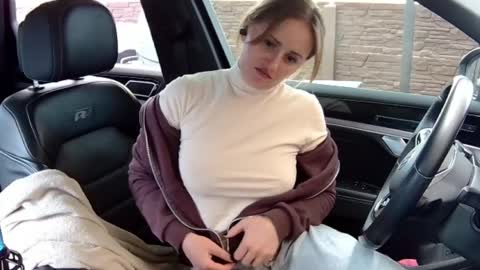 Melissa online show from April 21, 2026, 1:50 pm