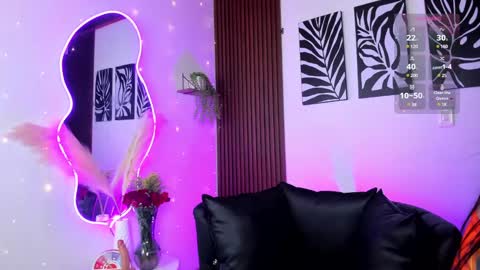 Snapshot of georgina_caruso chatting on February 17, 2025, 8:15 pm Georgina Caruso online show from February 17, 2025, 8:15 pm