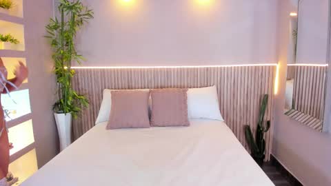 GeorginaReyes  online show from December 14, 2025, 5:29 pm