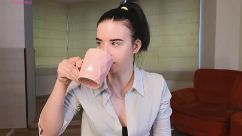 Snapshot of georginatrue chatting on October 12, 2025, 3:05 am My name is Kelly online show from October 12, 2025, 3:05 am