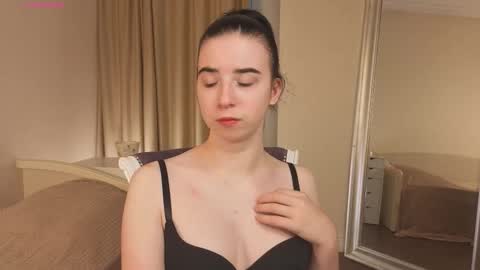 Snapshot of georginatrue chatting on October 18, 2025, 3:09 am My name is Kelly online show from October 18, 2025, 3:09 am