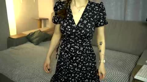 Jean and Isa couple Van online show from November 10, 2025, 8:46 am