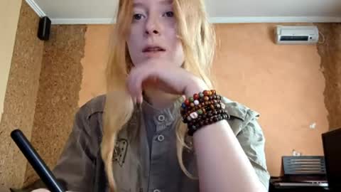 Snapshot of gertrudisturbe chatting on May 4, 2026, 4:08 am Kate online show from May 4, 2026, 4:08 am