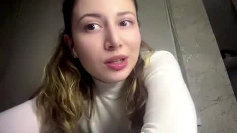 Snapshot of gertudewinfough chatting on December 4, 2025, 3:21 pm Diana online show from December 4, 2025, 3:21 pm