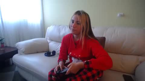 Snapshot of ggemas chatting on December 18, 2024, 10:40 am ggemas online show from December 18, 2024, 10:40 am