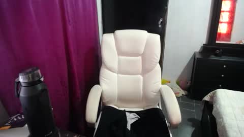 Snapshot of ggemas chatting on November 21, 2025, 2:05 pm ggemas online show from November 21, 2025, 2:05 pm