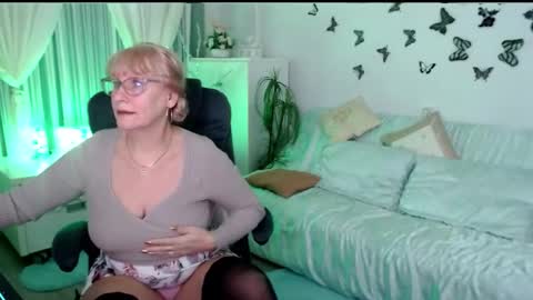 Ghertrudequeen online show from November 22, 2025, 5:17 am