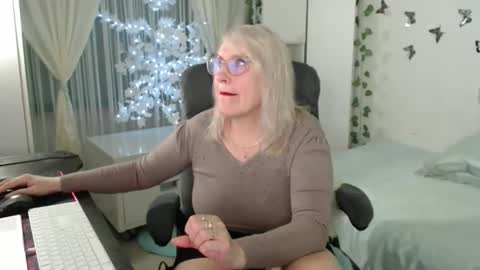 Ghertrudequeen online show from April 9, 2026, 4:34 am
