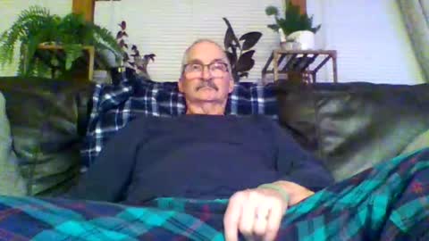 Snapshot of ghost2534 chatting on December 17, 2025, 4:29 am ghost2534 online show from December 17, 2025, 4:29 am